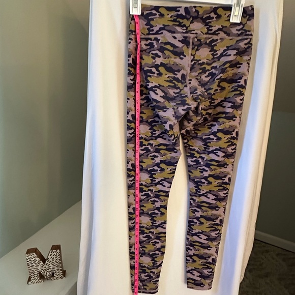 Fablectics Mid-Rise Cheetah Printed Heathered Legging Size Small - Picture 5 of 7